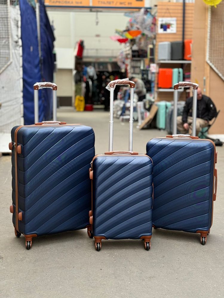 Большой чемодан Bon-Voyage Model Two, Темно-синий, XL