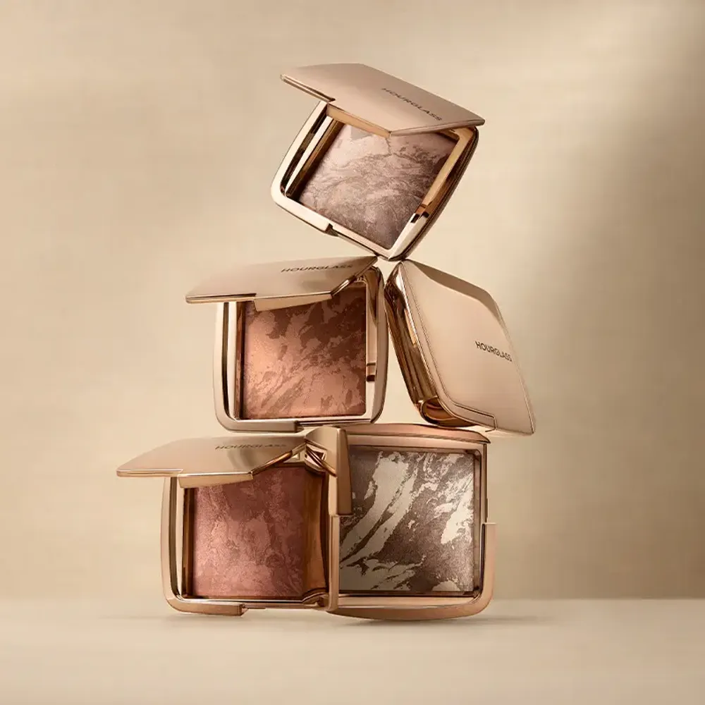 Светоотражающая бронзирующая пудра HOURGLASS Ambient Lighting Bronzer - Radiant Bronze Light