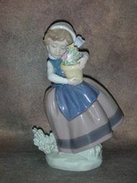 Статуэтка. Фарфор. Весна пришла. Lladro. Испания