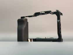 Клетка для камеры SmallRig с ручкой для Sony ZV-E10 3538