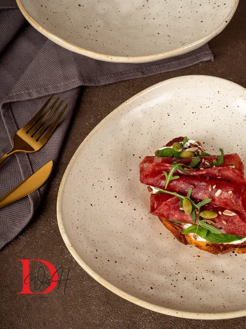 Набор посуды 2 тарелки мятый фарфор 25 см