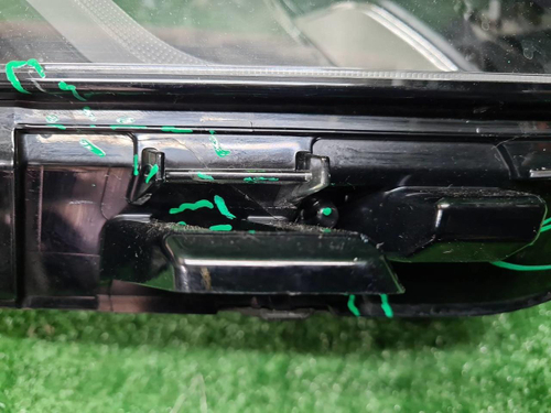 Фара правая Geely Coolray (2019-2023) LED