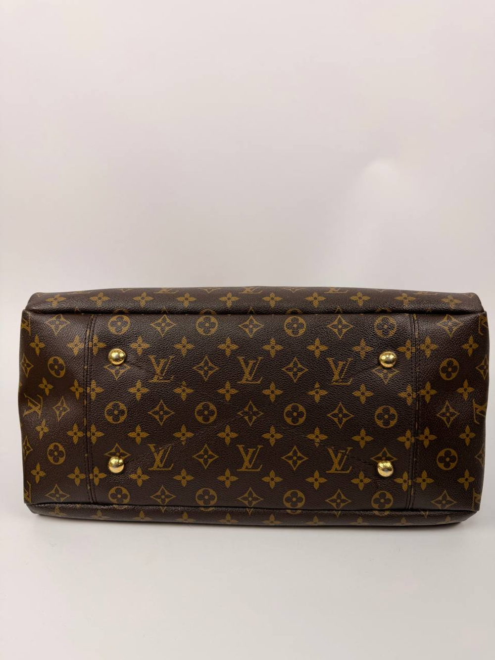 Сумка Louis Vuitton Artsy MM