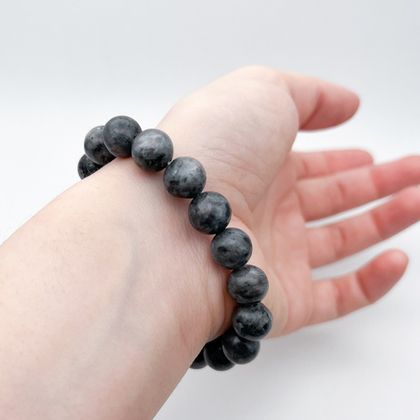 Браслет, ларвикит, диаметр бусин около 10 мм, размер 17 см