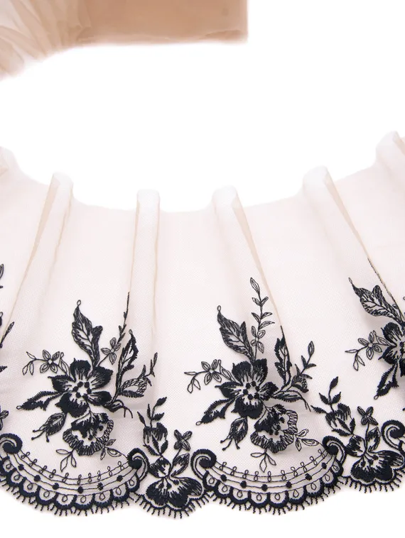 05-73 ОПТ Вышивка на неэл. сетке 18 см, телесный/черный (левая)