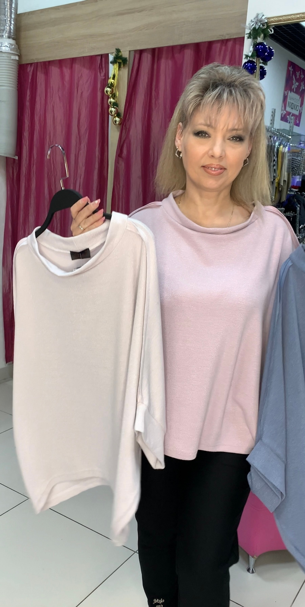 Нарядный блузон с люрексом и "швами"