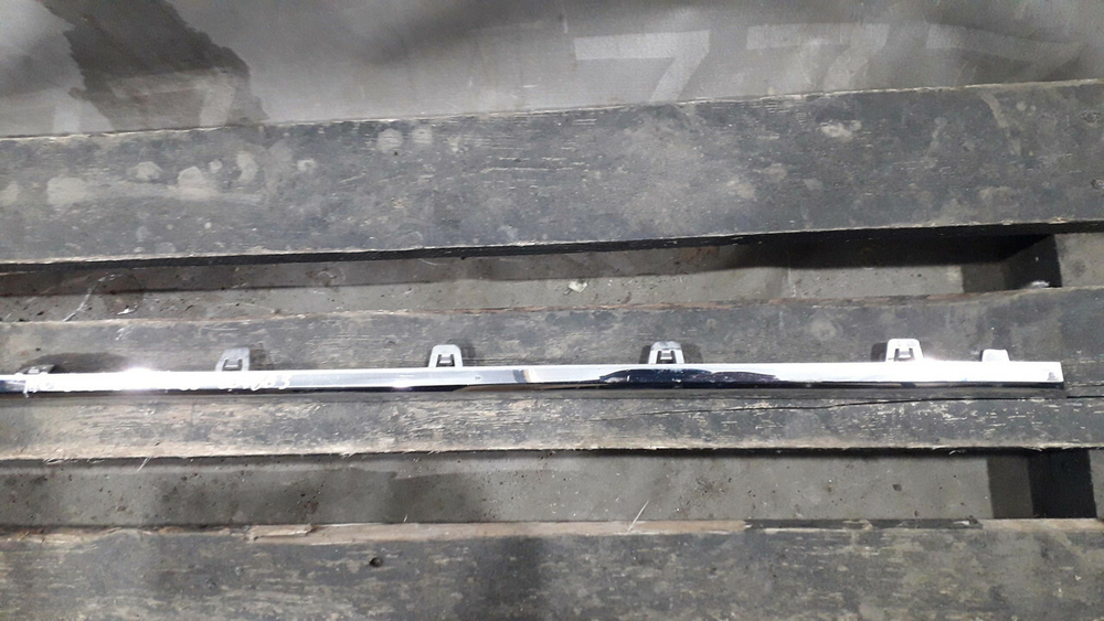 Накладка порога левая Mercedes E (W213)  Б/у Оригинал A2136980162