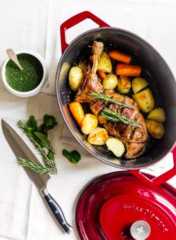 Чугунная кастрюля Swiss Diamond PC 1434CR