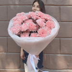 "Поцелуй ангела"- пудрово-нежный букет из пышных хризантем