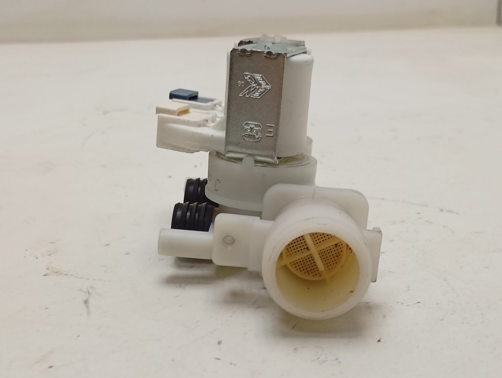 EWUC4105 кт43 Клапан залива воды для стиральных машин Indesit Ariston б/у