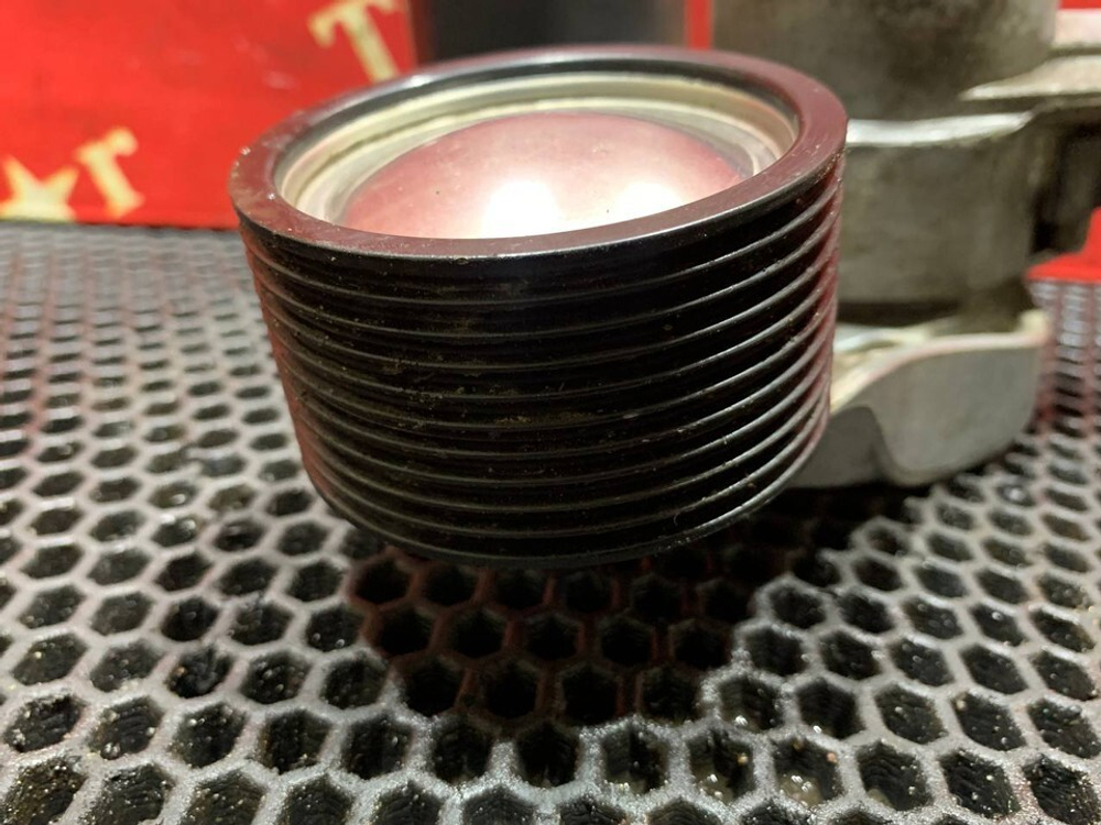 Ролик-натяжитель