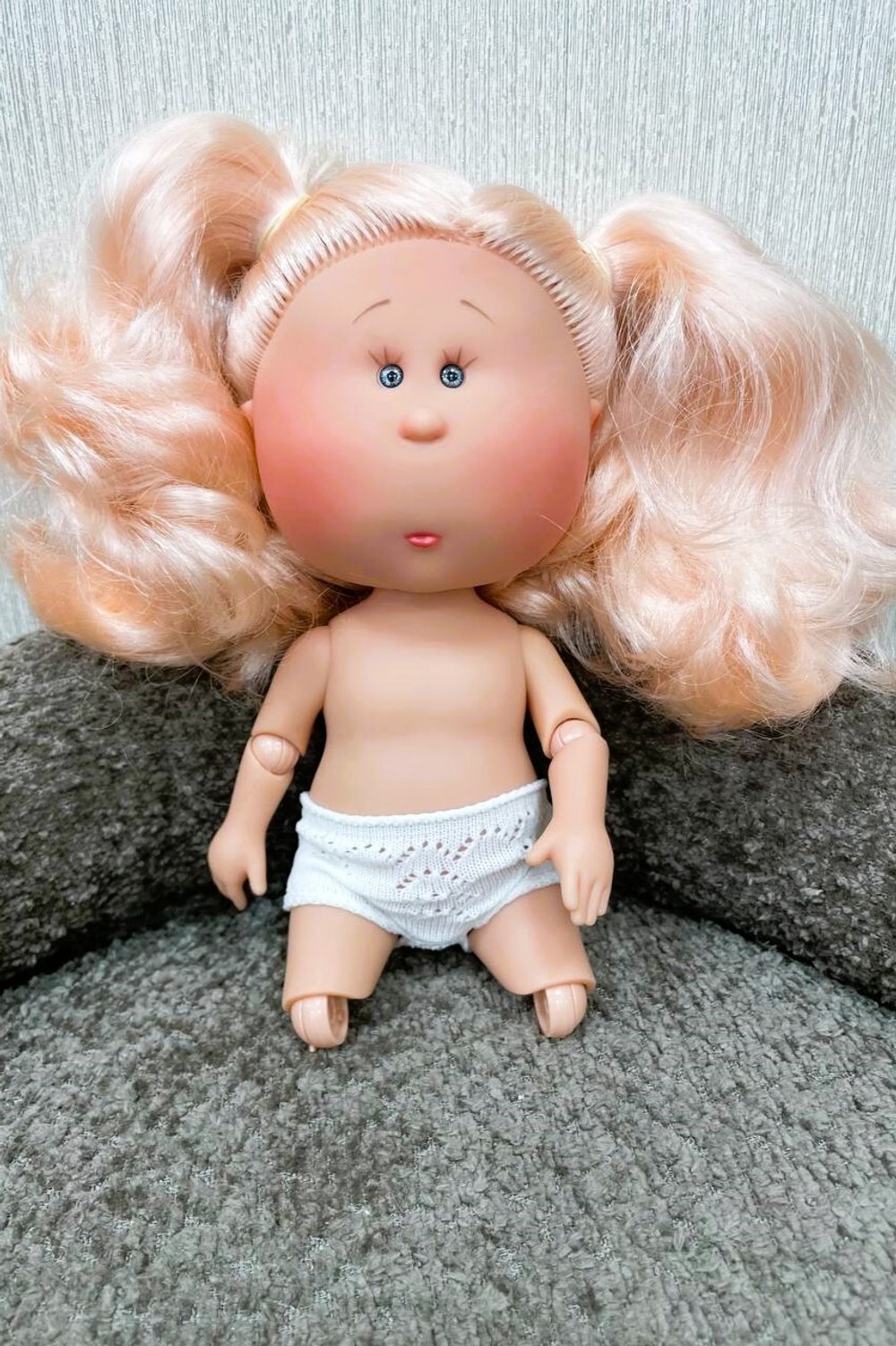 УЦЕНКА1 Кукла Nines виниловая 30см MIA CASE шарнирная без одежды (1208W)