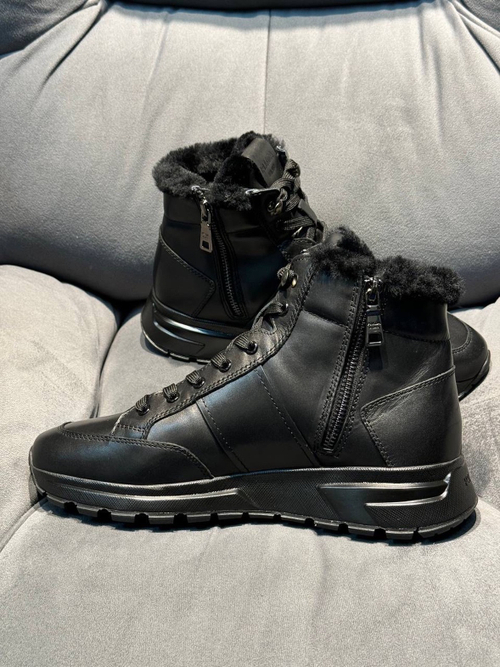 Кроссовки Prada