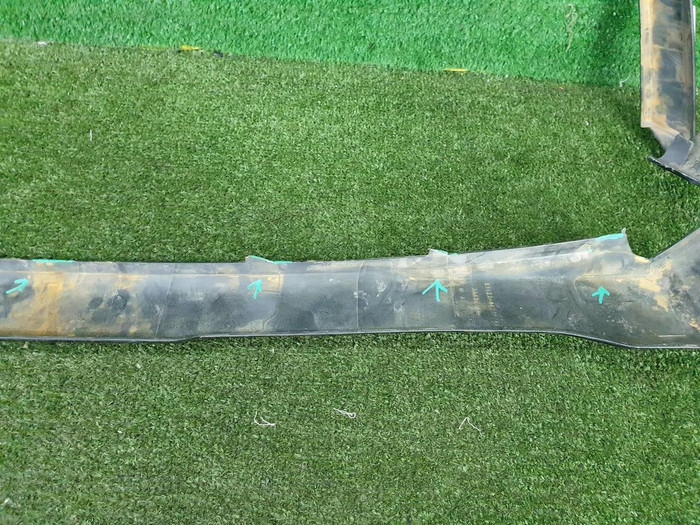 Молдинг решетки радиатора Lexus LX 3 (2015-2023)