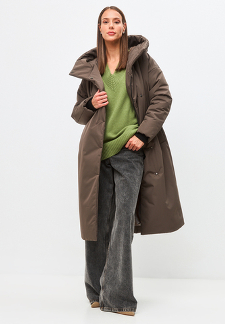 Пальто в минималистичном стиле