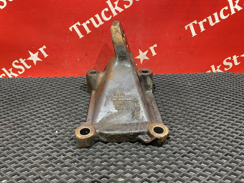 Кронштейн двигателя передний правый 2017г