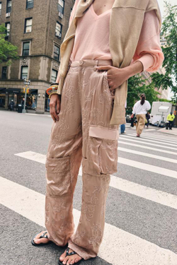 ZARA КОЖАНЫЕ САНДАЛИИ С ЗАКЛЕПКАМИ, ЧЕРНЫЙ