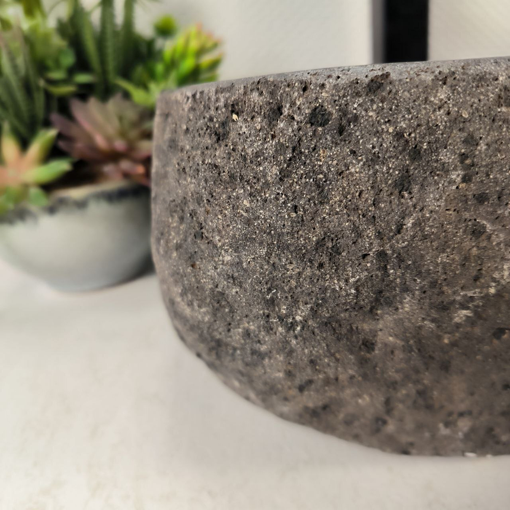 Раковина из речного камня RS-65065 44*33*15 0861