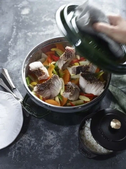 STAUB Чугунная кастрюля Cocotte 24 см 3,8 л со вставкой-пароваркой графит
