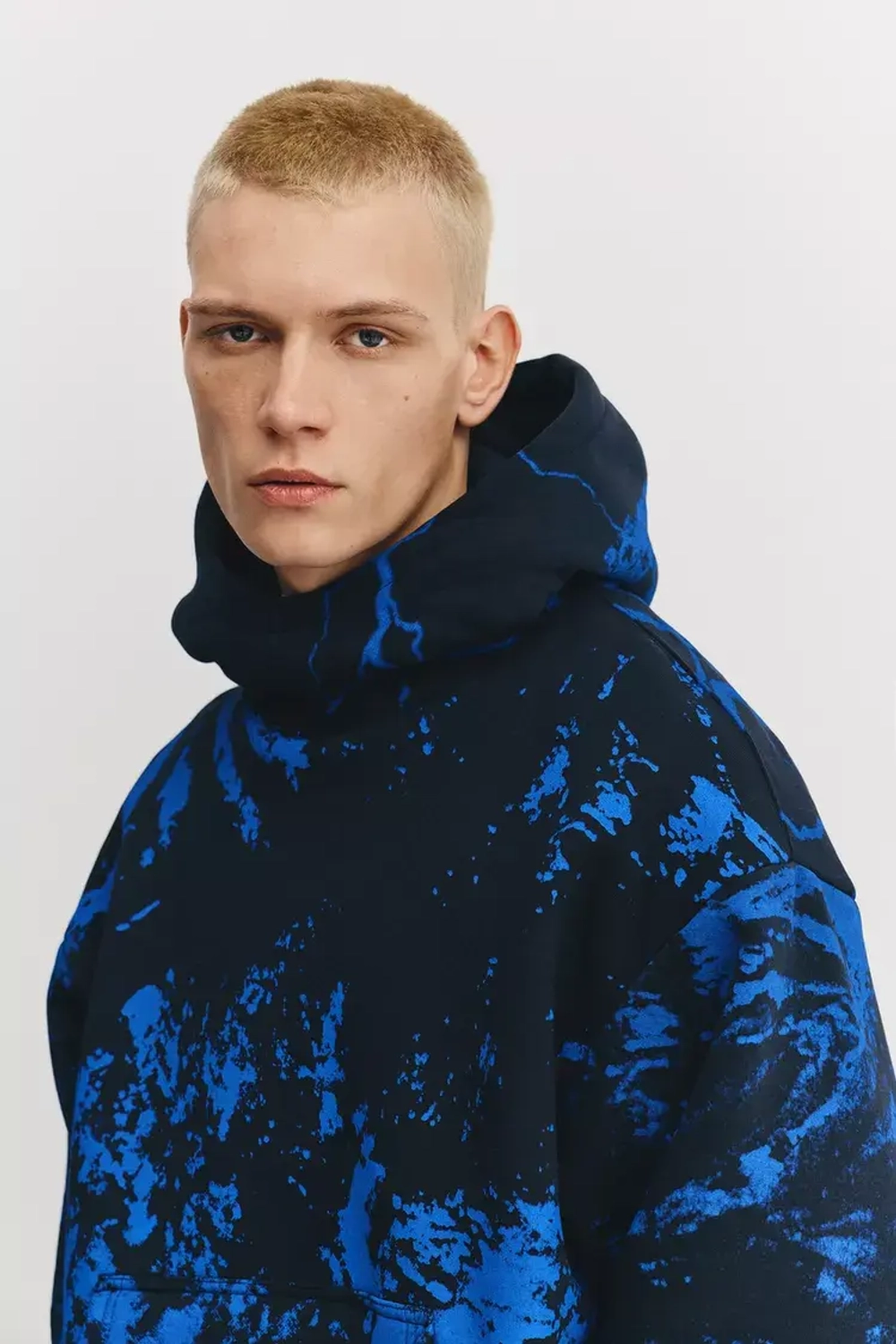 PULL&BEAR Толстовка с капюшоном в стиле tie-dye "Stranger Things", антрацитово-серый