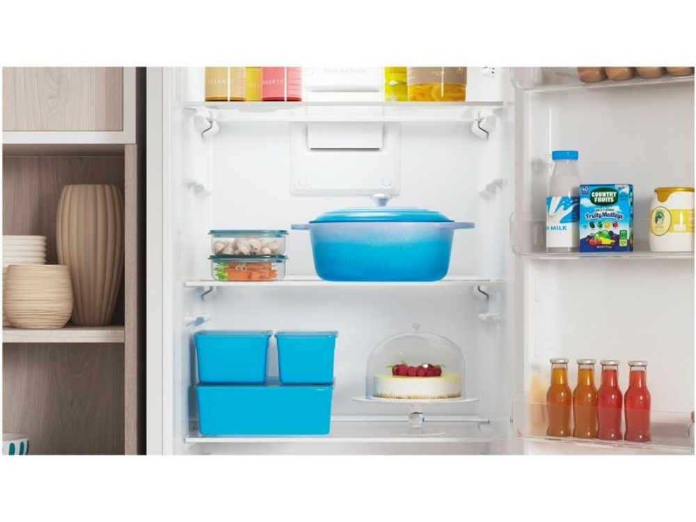 Холодильник двухкамерный Indesit ITR 4200 W Total No Frost белый