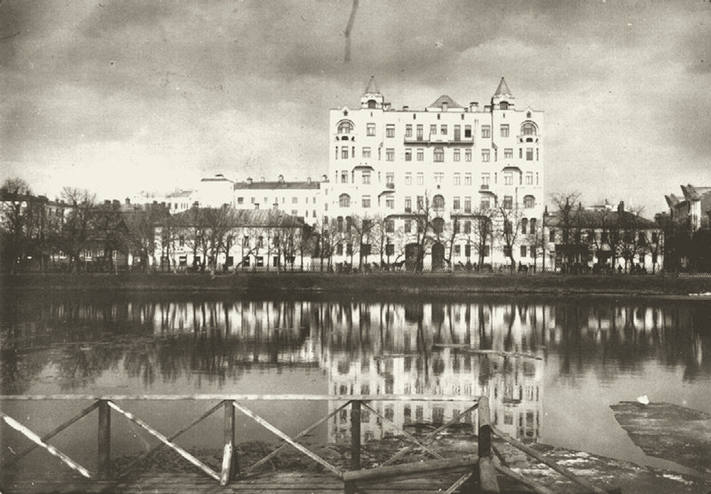 В былой Москве...