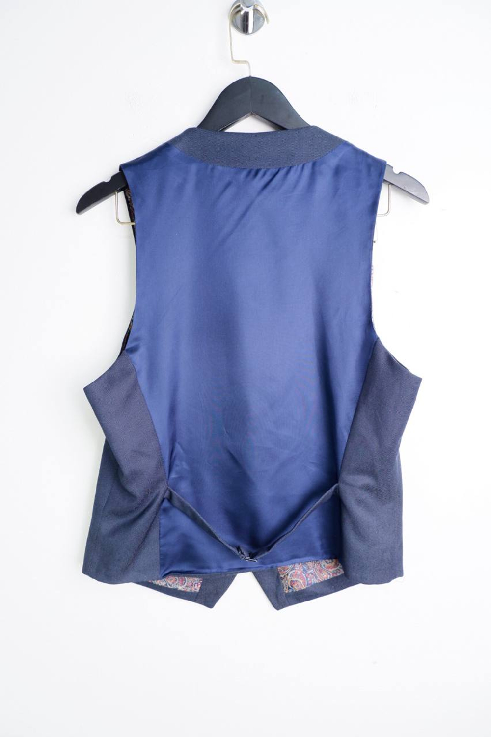 Жилетка классического кроя, маркировка 48, визуально на 56 размер