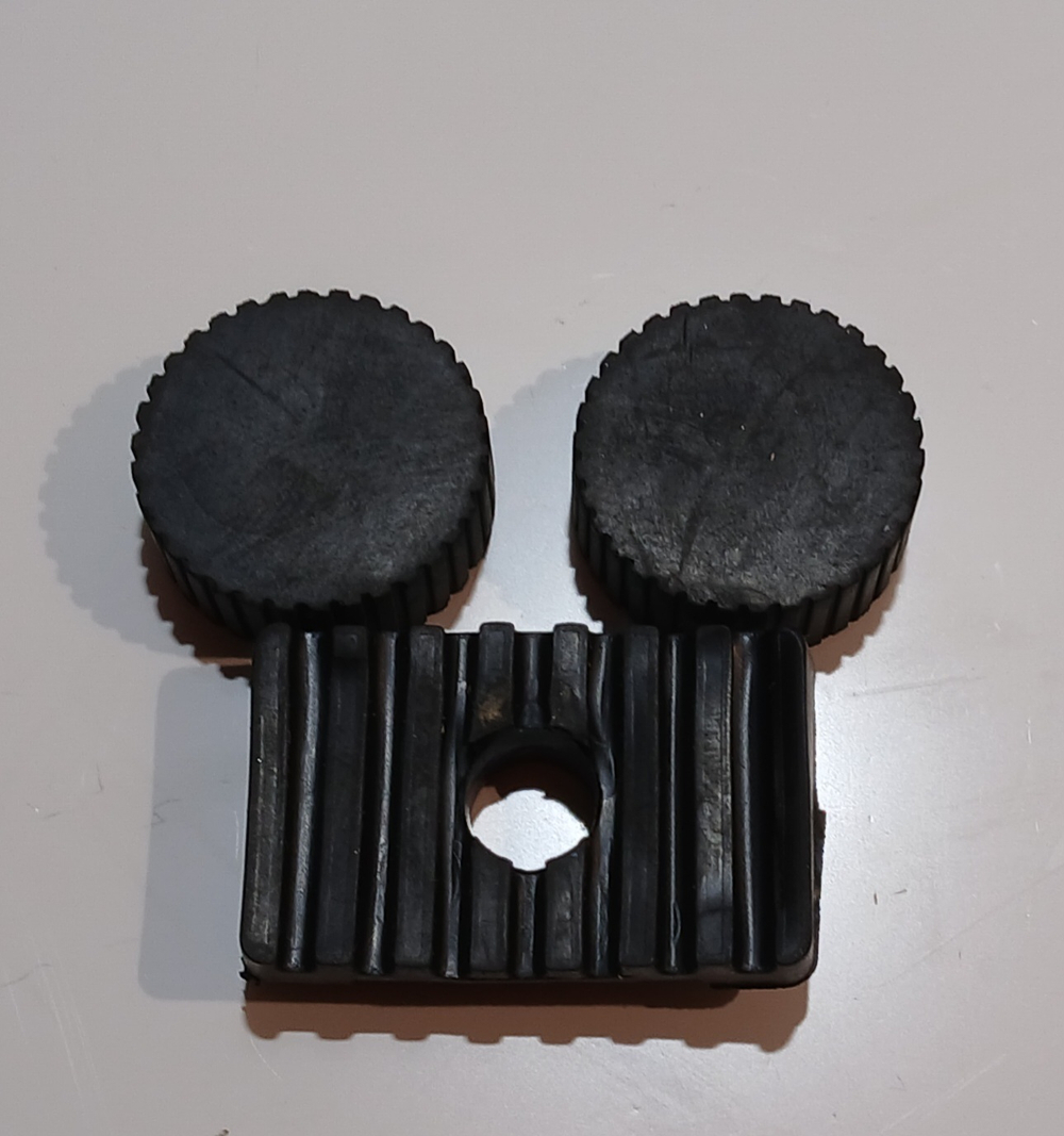 Комплект резинок крепления бензобака Мотоцикл Motoland XR250 ENDURO