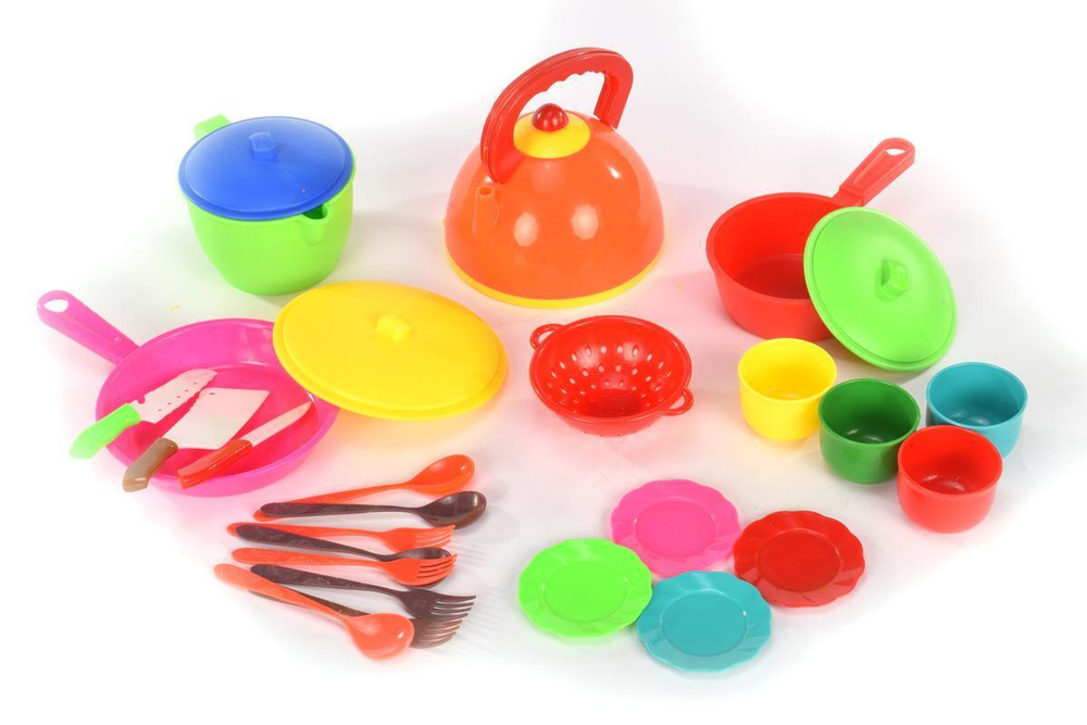 Пластмассовый игрушечный набор "Посуда" (13*13*36 см), пакет