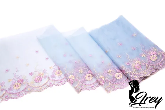 05-84 Вышивка на неэл. сетке 20 см, голубой/лиловый/желтый