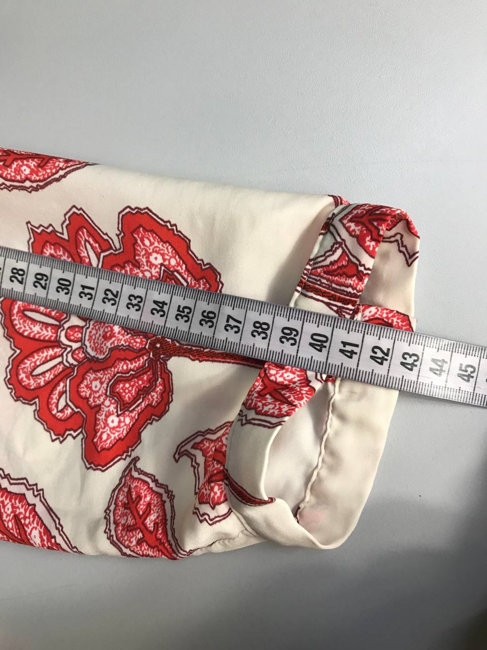 Платье приятное к телу, визуально на 46/48 размер