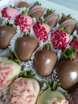 Клубника в шоколаде "Шоколадное трио"