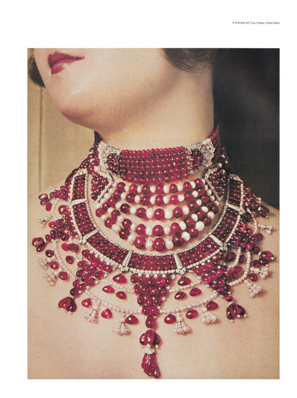 Cartier. Инновации ХХ века. Каталог выставки в Музее Московского Кремля