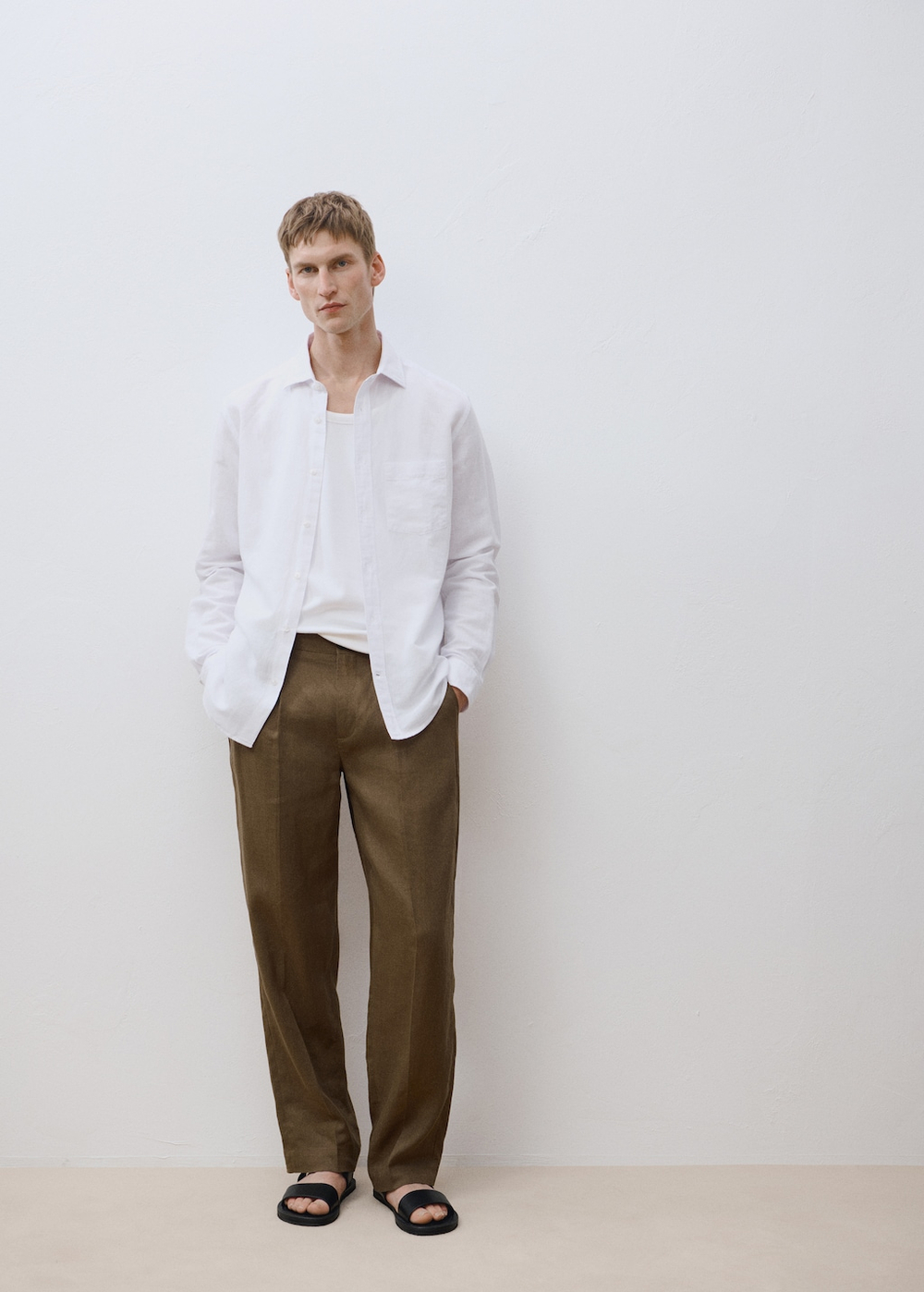 Льняная рубашка с карманом