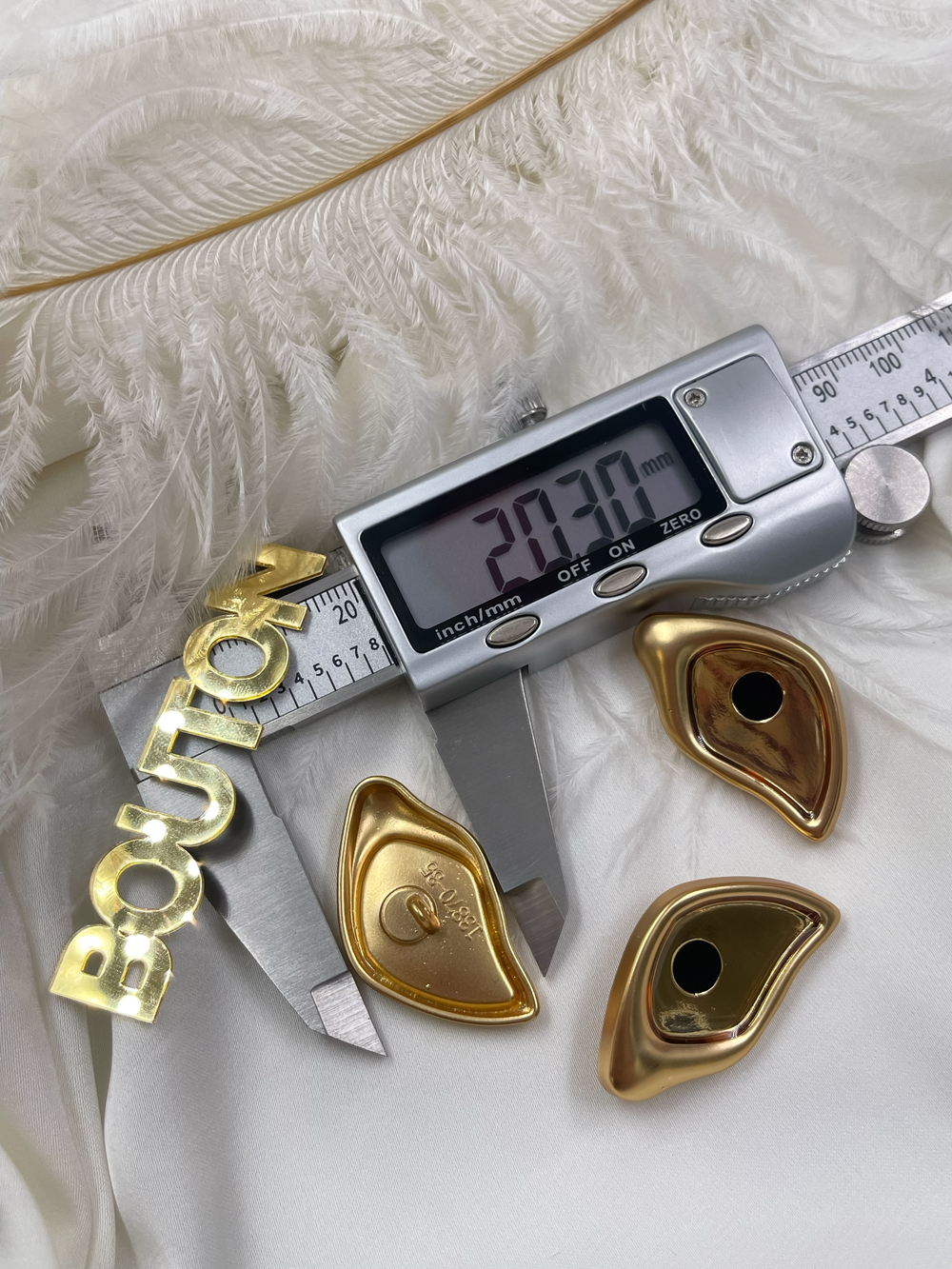 Пуговицы золотистые "Большой глаз" Скиап.