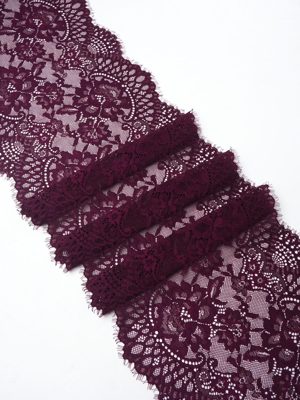 Кружево шантильи эластичное слива ширина 22 см