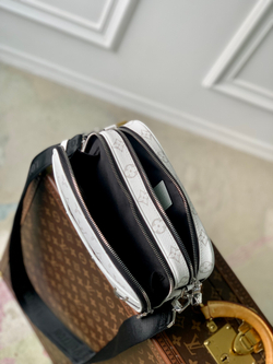 Louis Vuitton Alpha Messenger