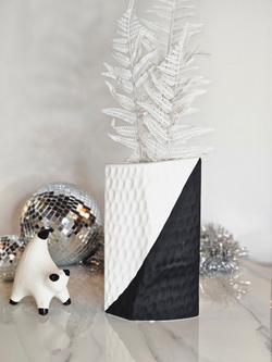 Ваза Black and White Vase A