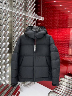 Пуховик Moncler