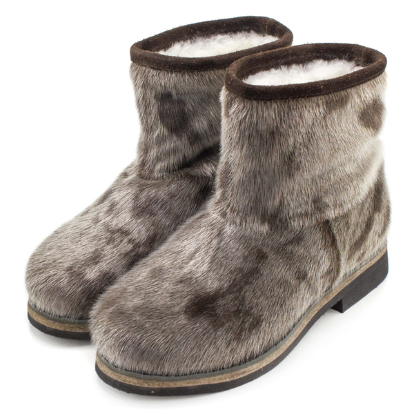 Унты укороченные женские из меха пятнистой нерпы