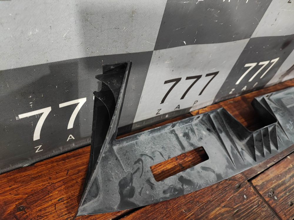 Дефлектор радиатора Hongqi HS5 19-нв Б/У Оригинал 5006667DD01