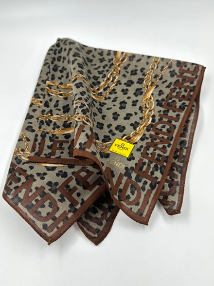Платок коричневый с леопардовым узором Fendi