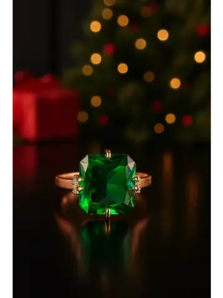 Кольцо серебряное с кристаллом "изумруд"