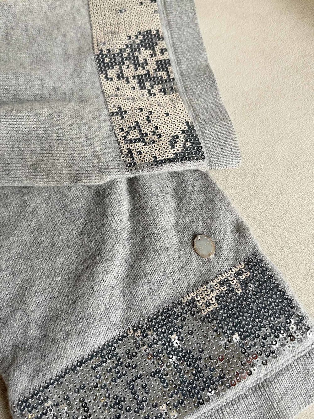 Шапка и шарф Dior, 98