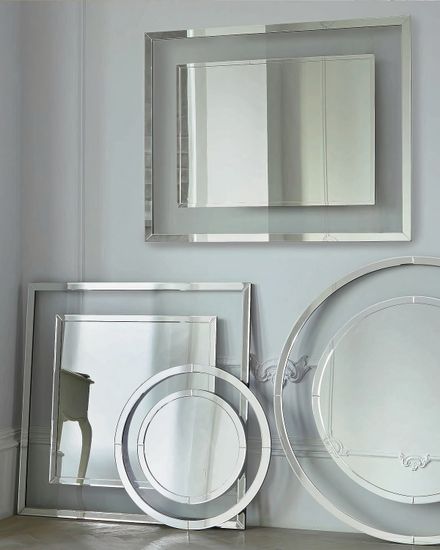 Квадратное зеркало в раме “Карлсбад”