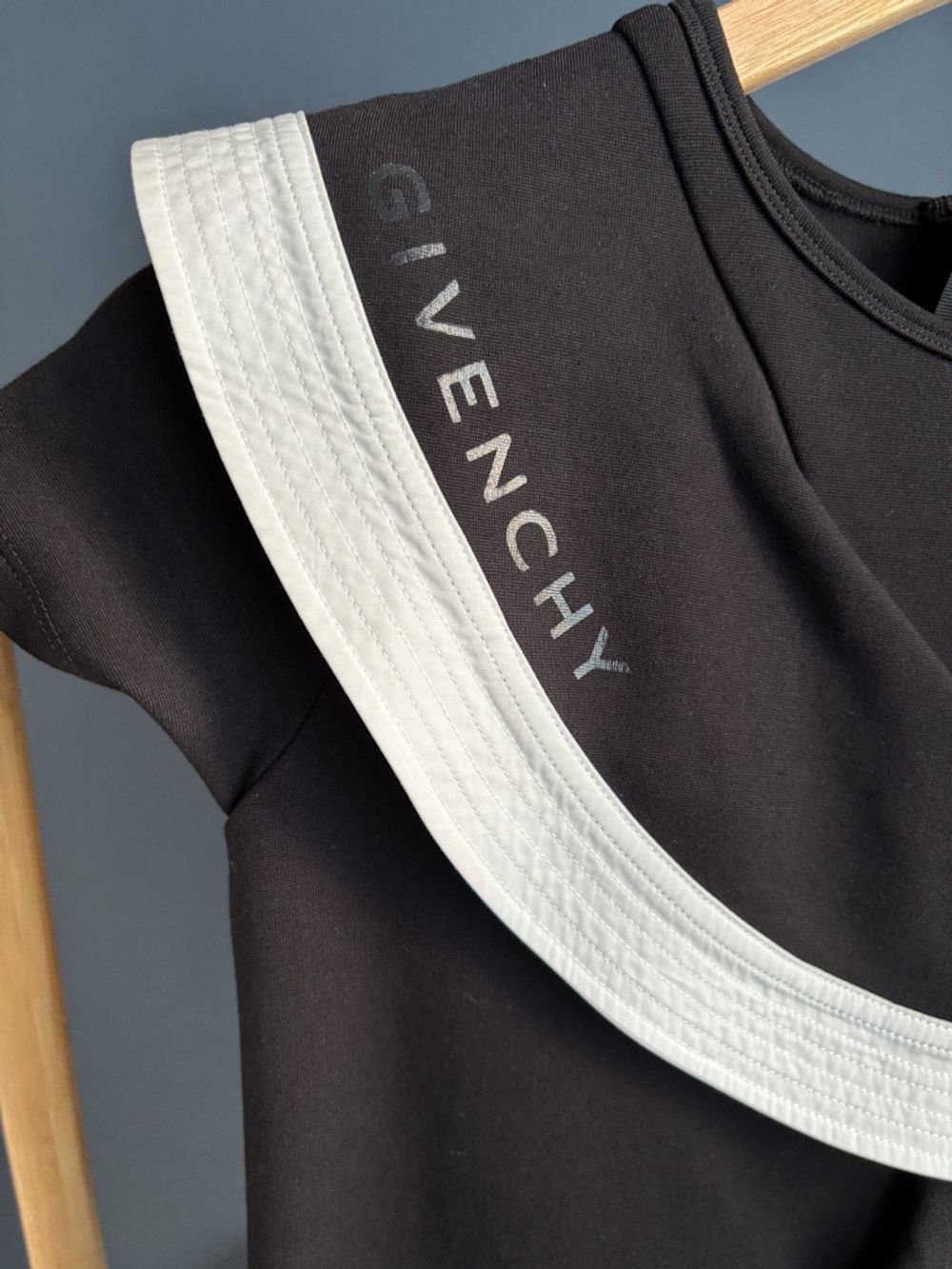 Платье Givenchy, 140