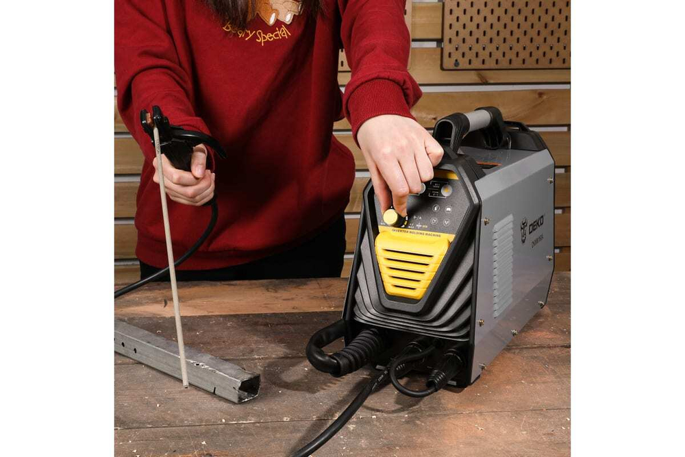 Сварочный аппарат DEKO 160А DKWM160A 051-4669