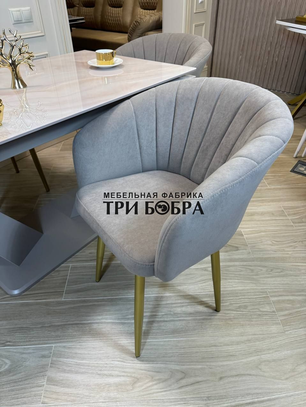 Кухонный раскладной стол "Вирджиния" , черный мрамор и 4 стула Версаль