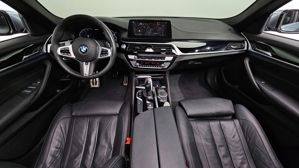 BMW 5 серии (G30) 530e M Sport