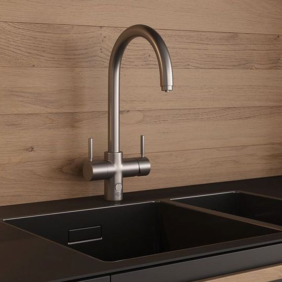 Смеситель InSinkErator J хром + бак с фильтром и кипячением